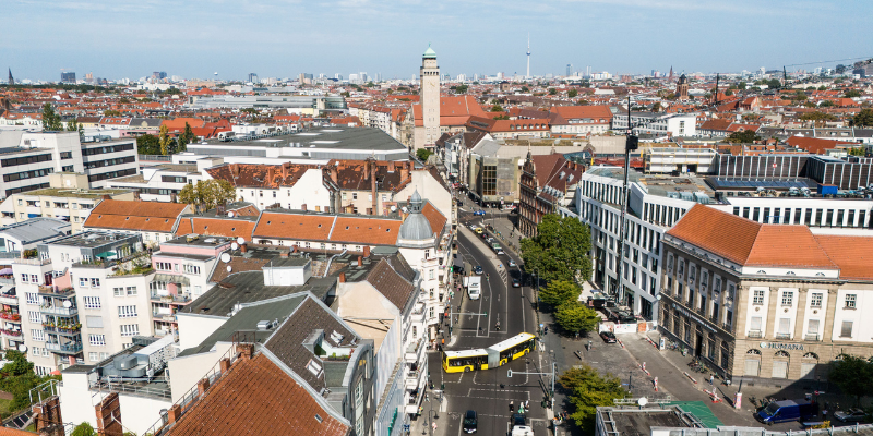 Luftbild von der Karl-Marx-Straße und den anliegenden Häusern
