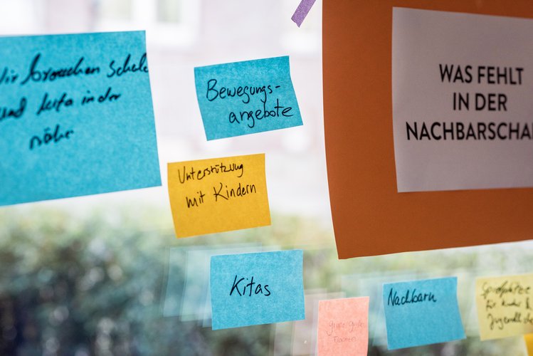 Post-Its mit Ideen für die Nachbarschaft