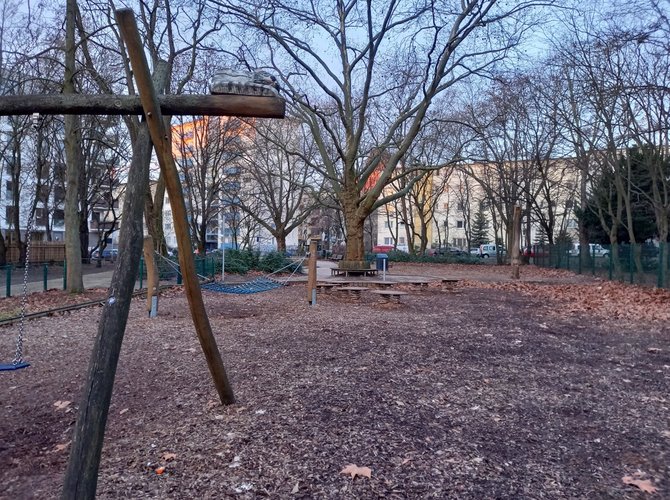 Blick auf den Spielplatz vor dem Umbau