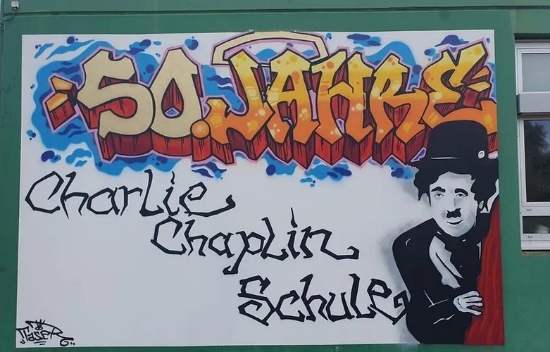 Grafitti zum 50. Bestehen der Charlie-Chaplin-Grundschule