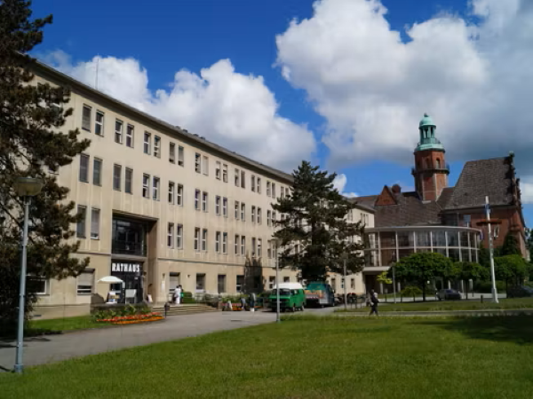 Außenansicht des Rathauses Reinickendorf