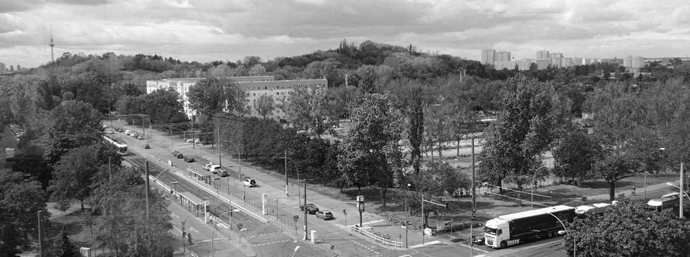 Blick von oben auf die Kreuzung Weißenseer Weg / Hohenschönhauser Straße