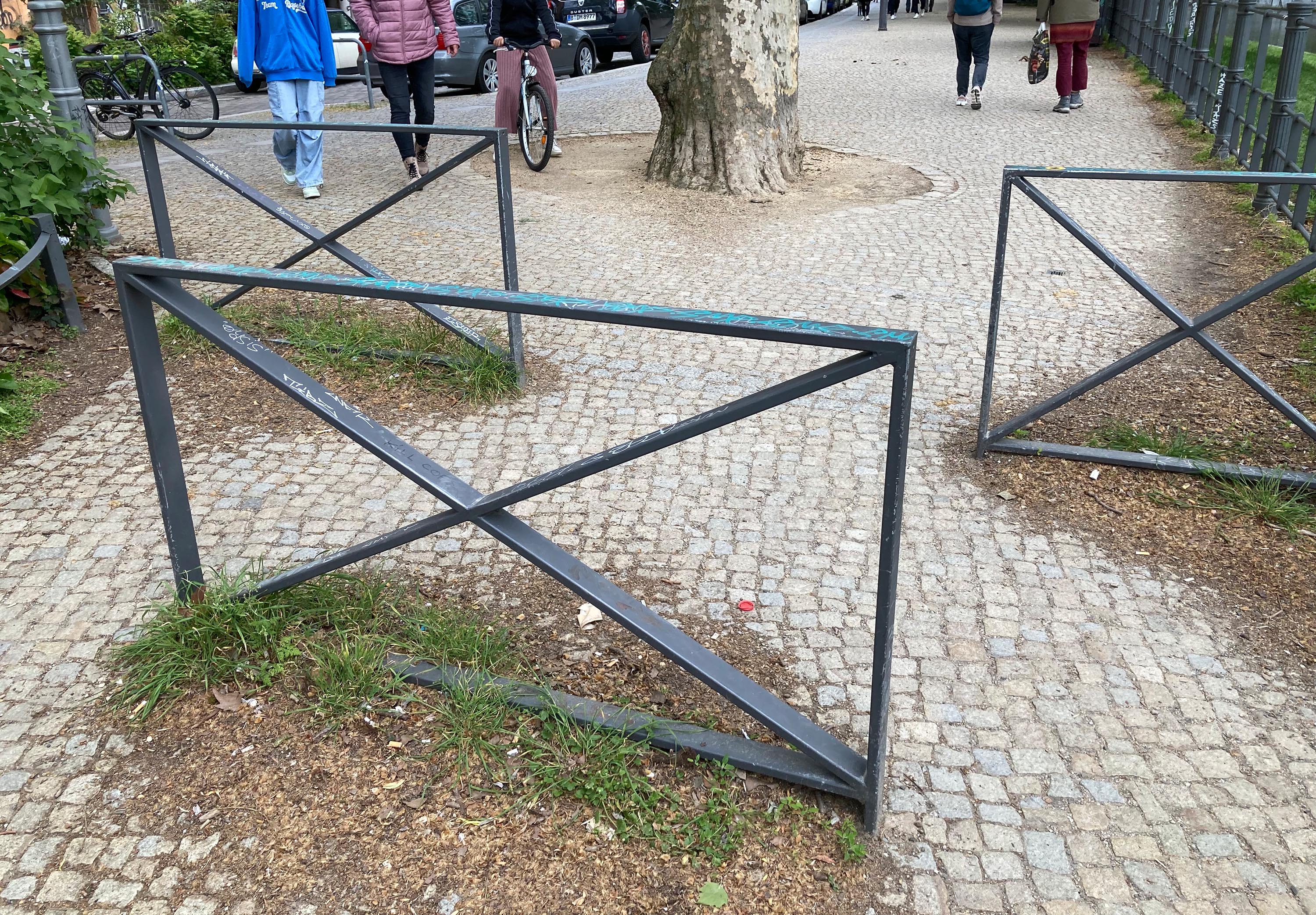 Beispielausstattung Umlaufsperren am Fraenkelufer / Böcklerpark