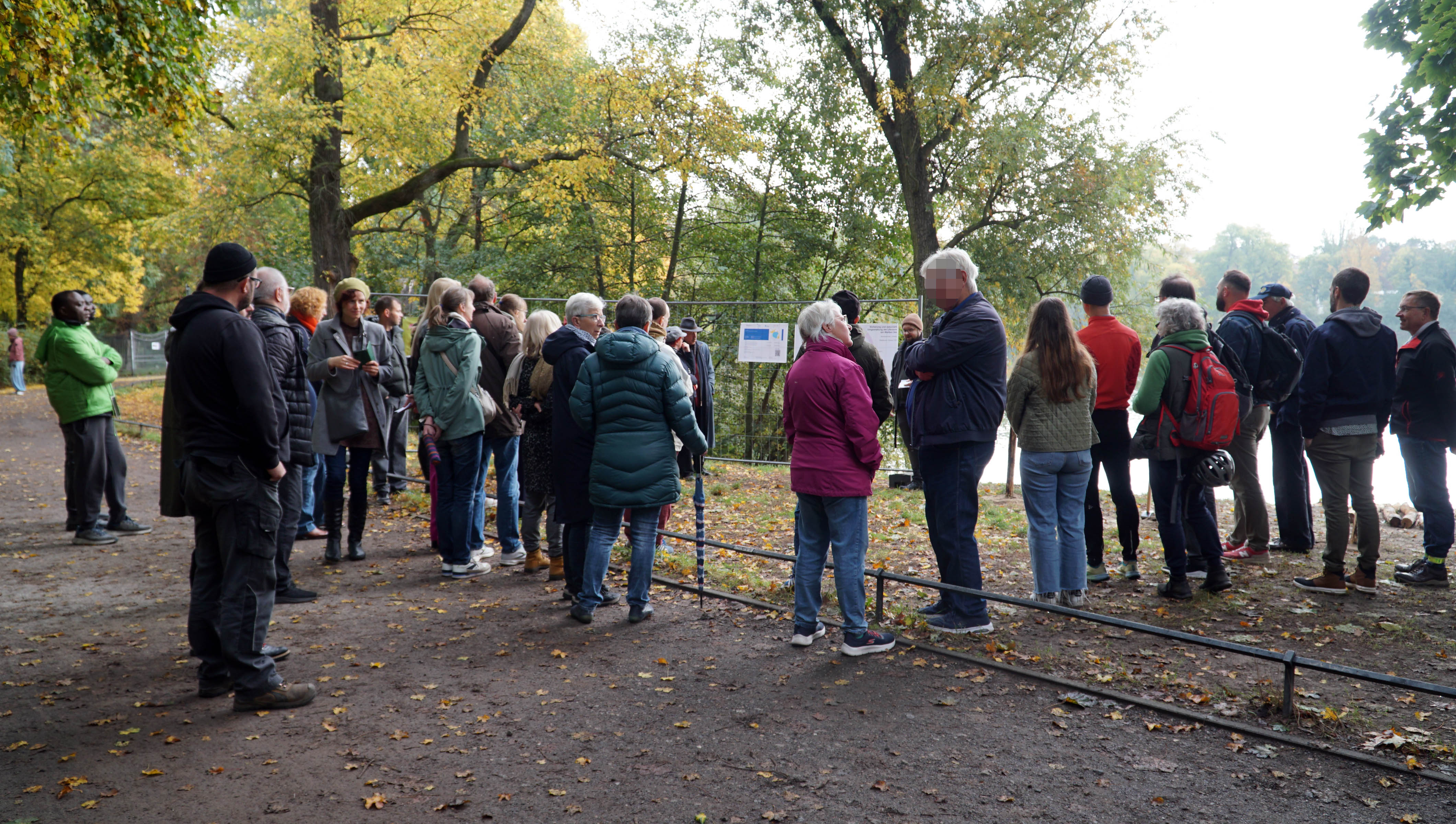 Spatenstich im Park am Weißen See