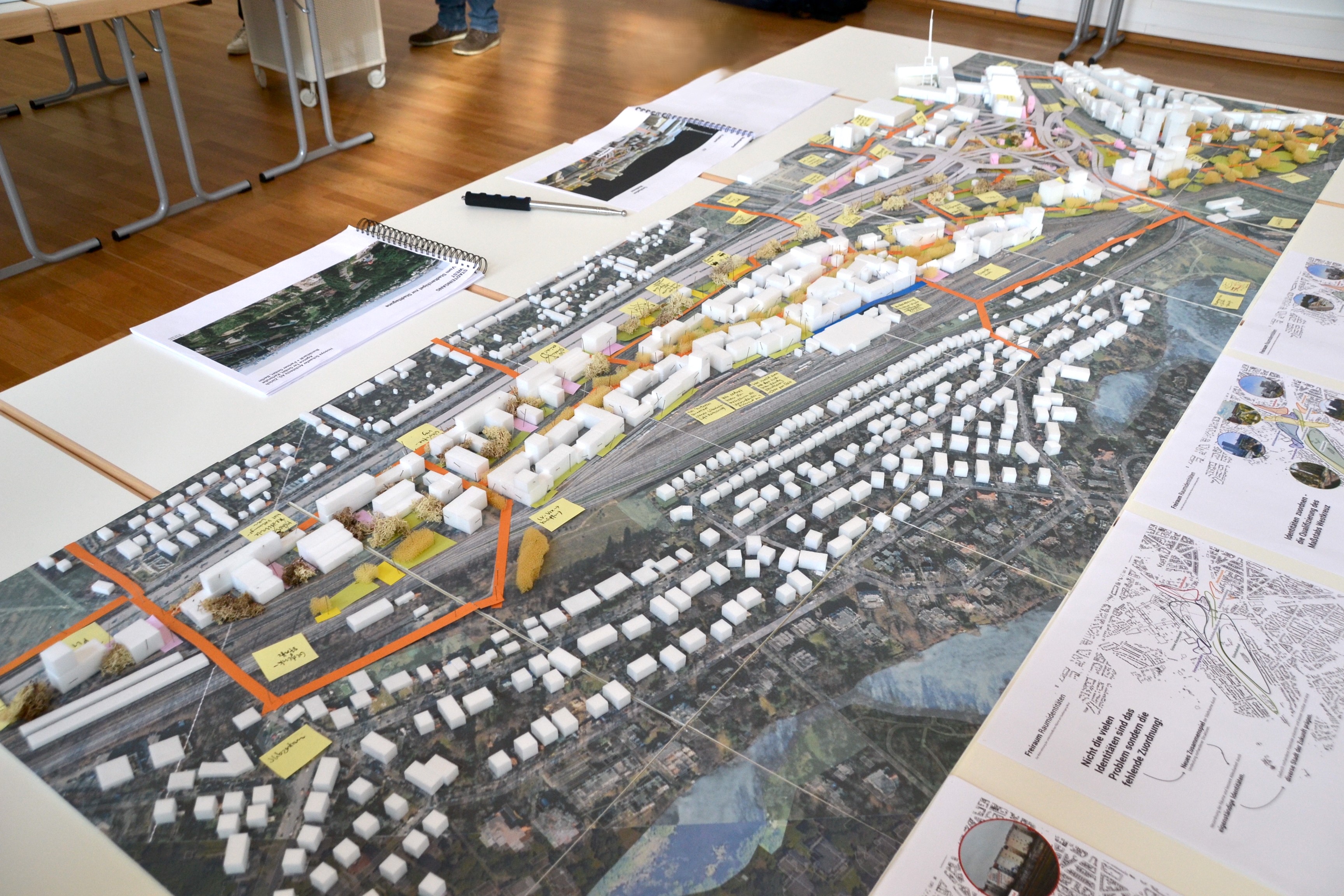 Foto des Modells vom Team Hosoya Schaefer Architects AG, Zürich und Agence Ter .de GmbH, Karlsruhe in Blickrichtung Norden