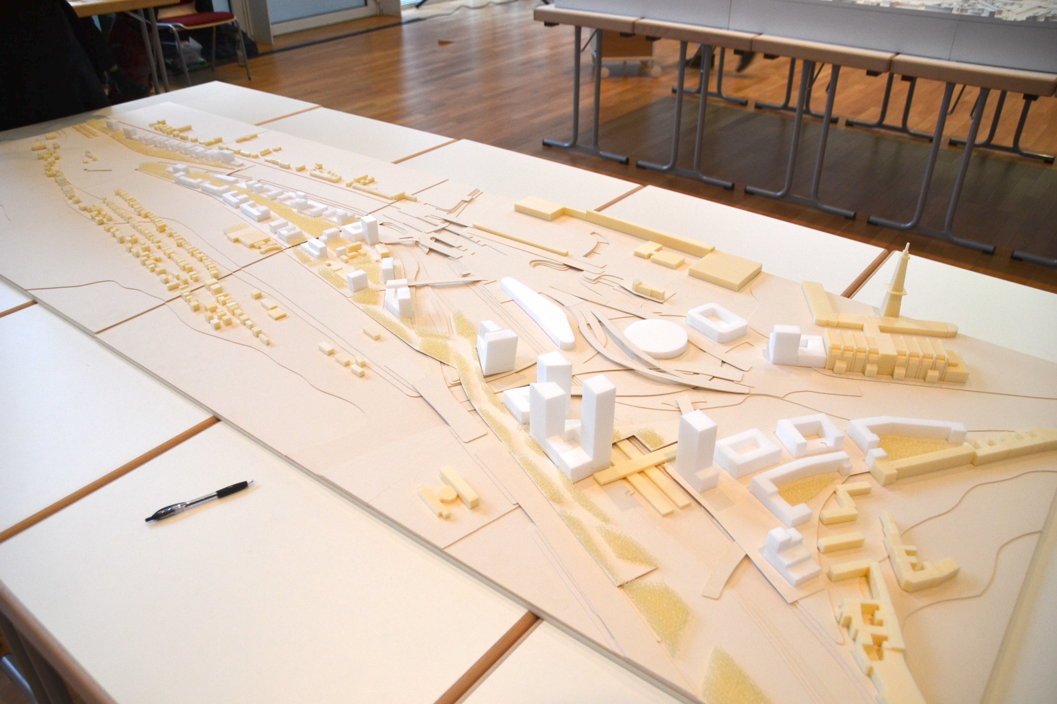 Foto des Modells vom Team Ortner & Ortner Baukunst GmbH, Berlin in Blickrichtung Südwesten